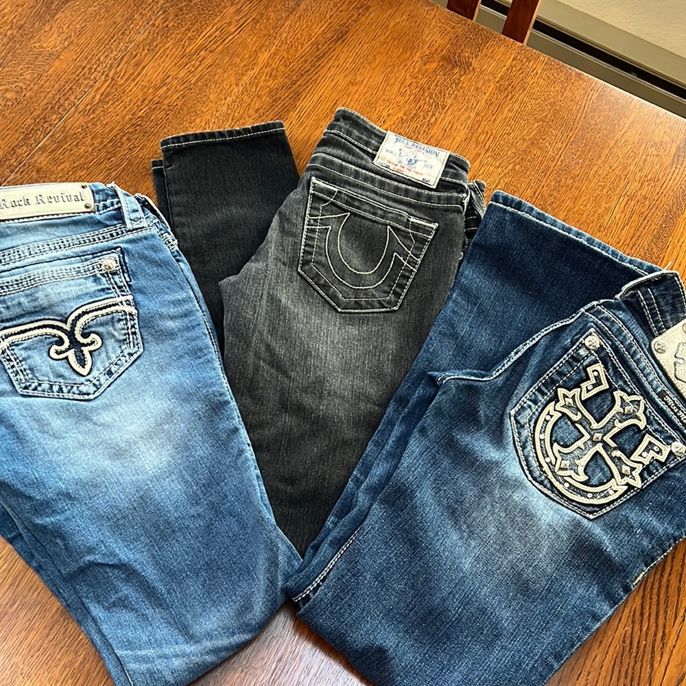 Jeans size 25. Rock Revival, miss me, and true religion.